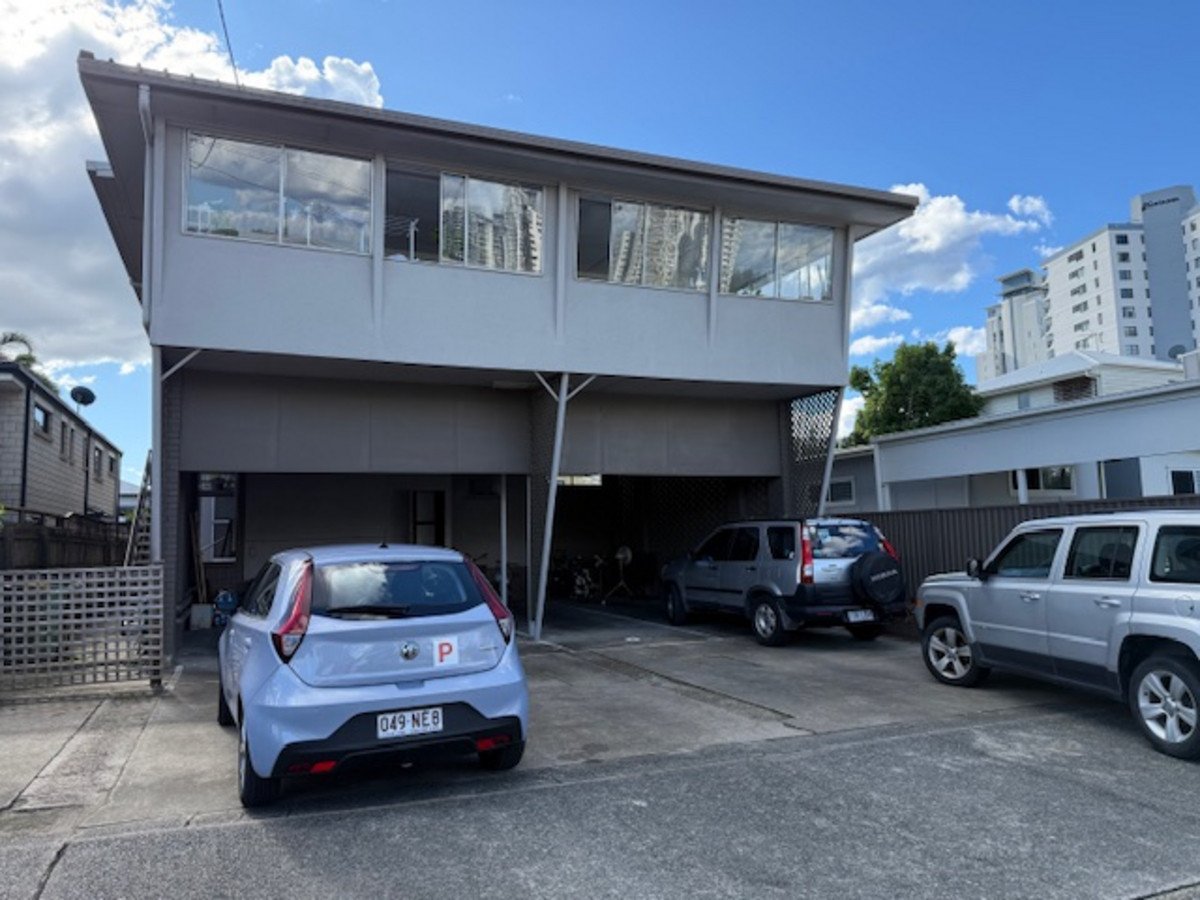 2/5 Elder Entrance Burleigh Heads 2