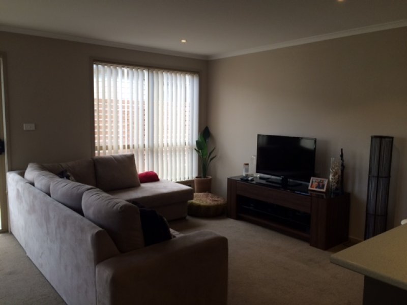 2/5 Erebus Street WARRANE 4