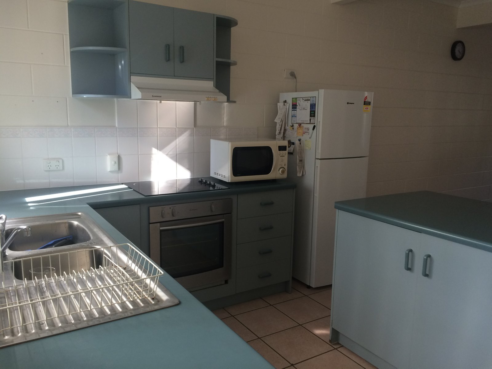 2/5 Eshelby Drive CANNONVALE 4