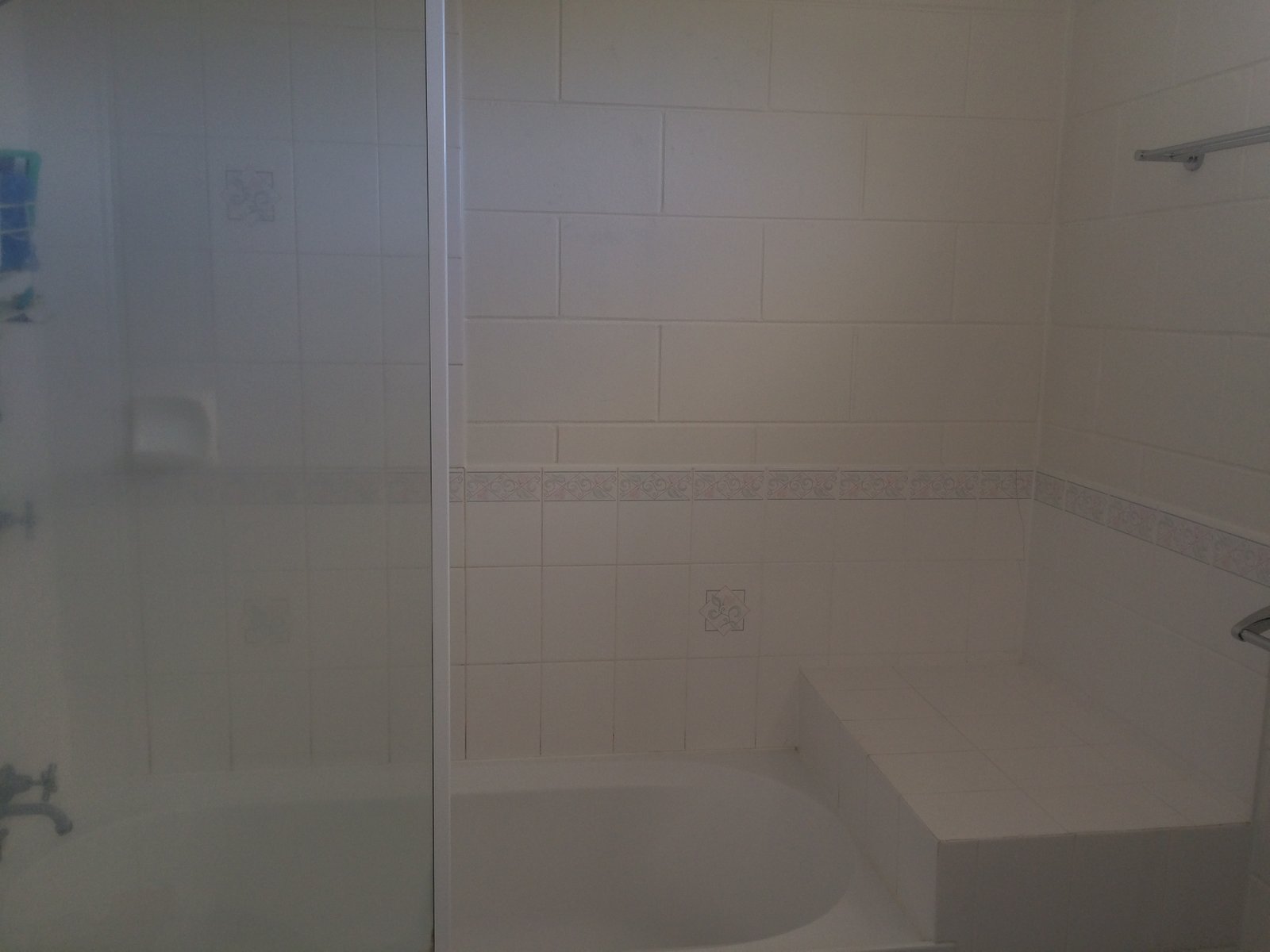 2/5 Eshelby Drive CANNONVALE 17