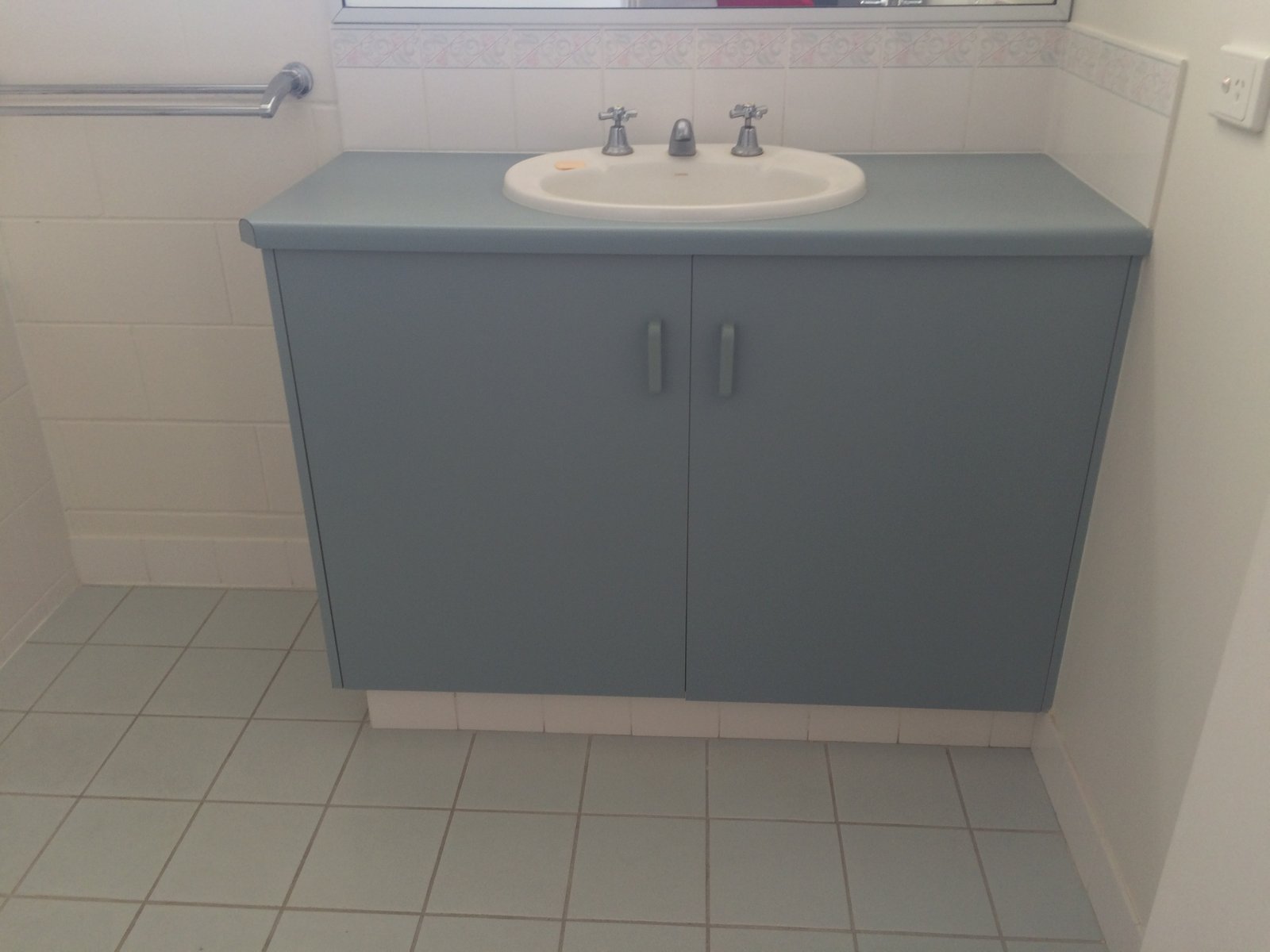 2/5 Eshelby Drive CANNONVALE 18