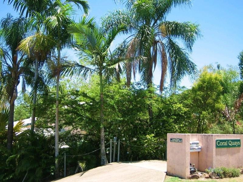 2/5 Eshelby Drive CANNONVALE 21