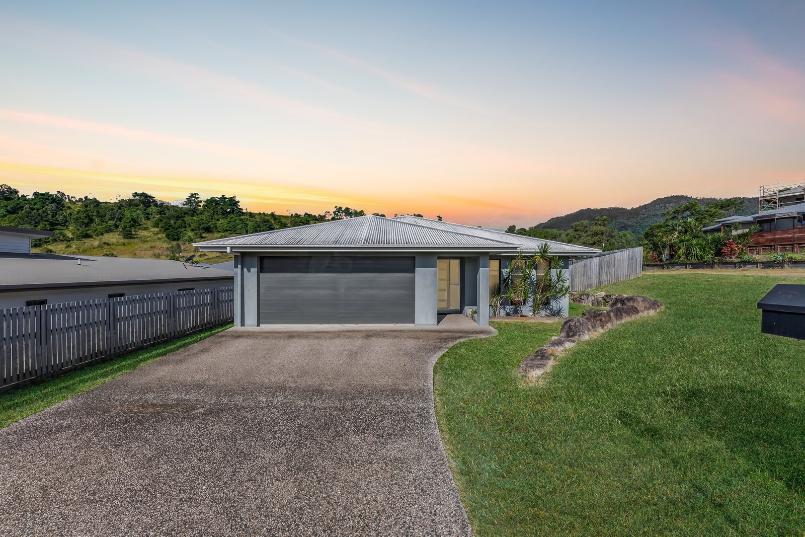 25 Fairweather Road CANNONVALE 1