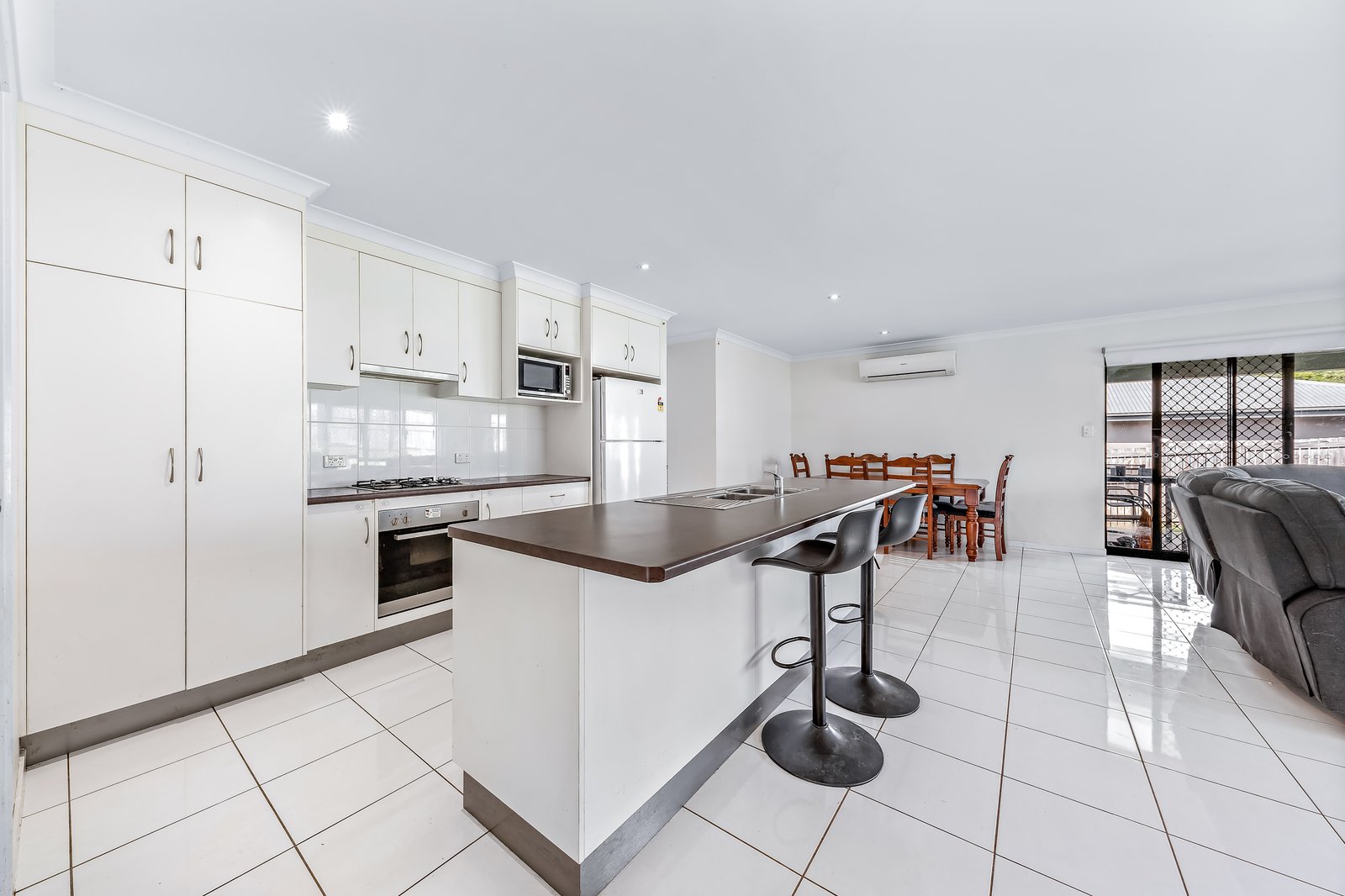 25 Fairweather Road CANNONVALE 2