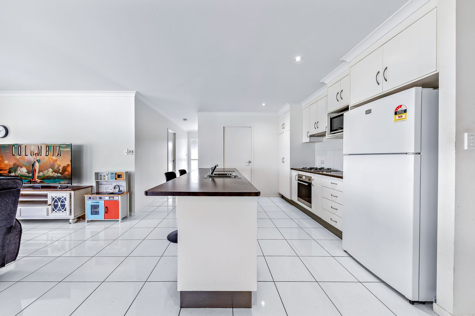 25 Fairweather Road CANNONVALE 3
