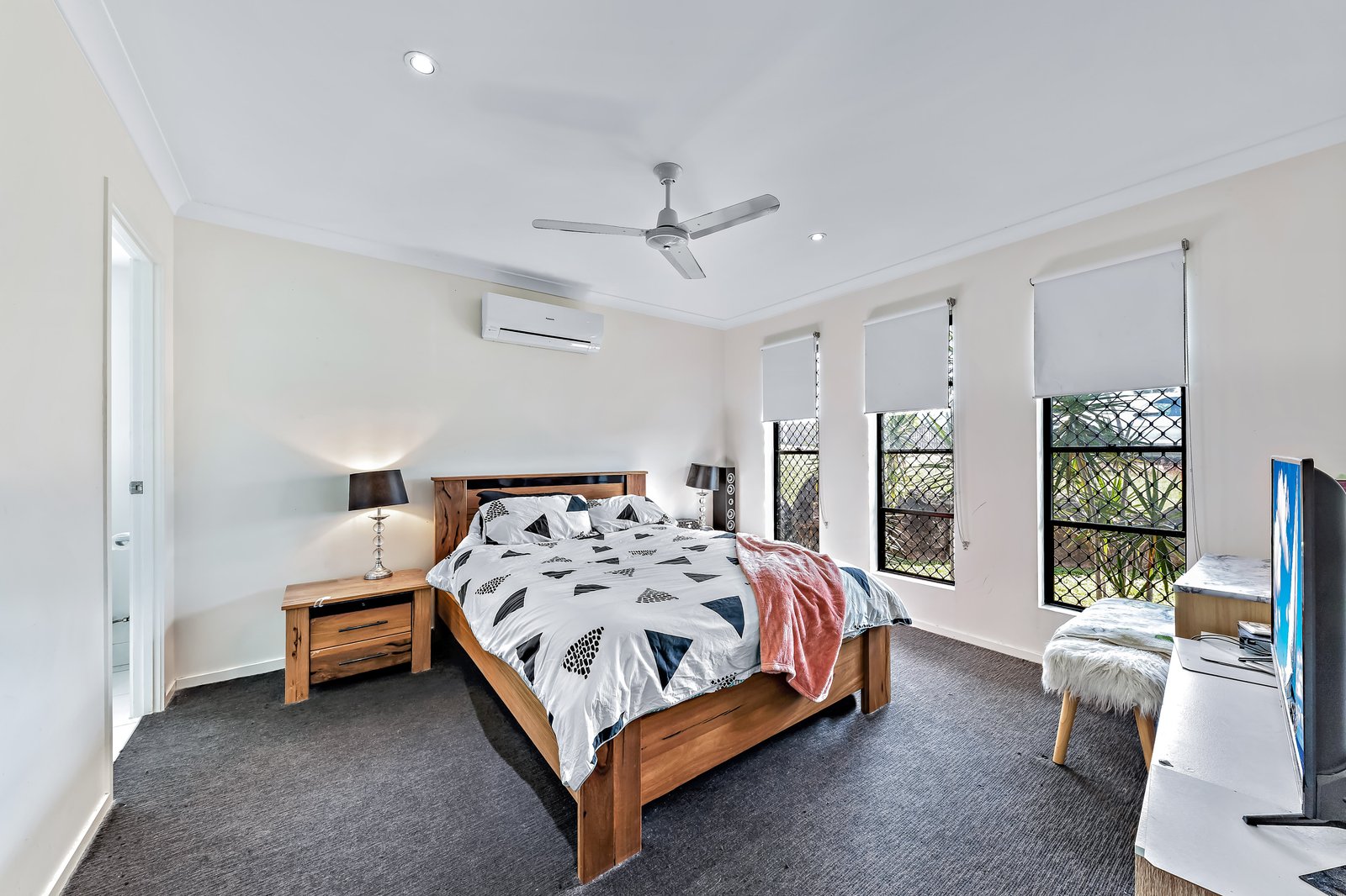25 Fairweather Road CANNONVALE 6