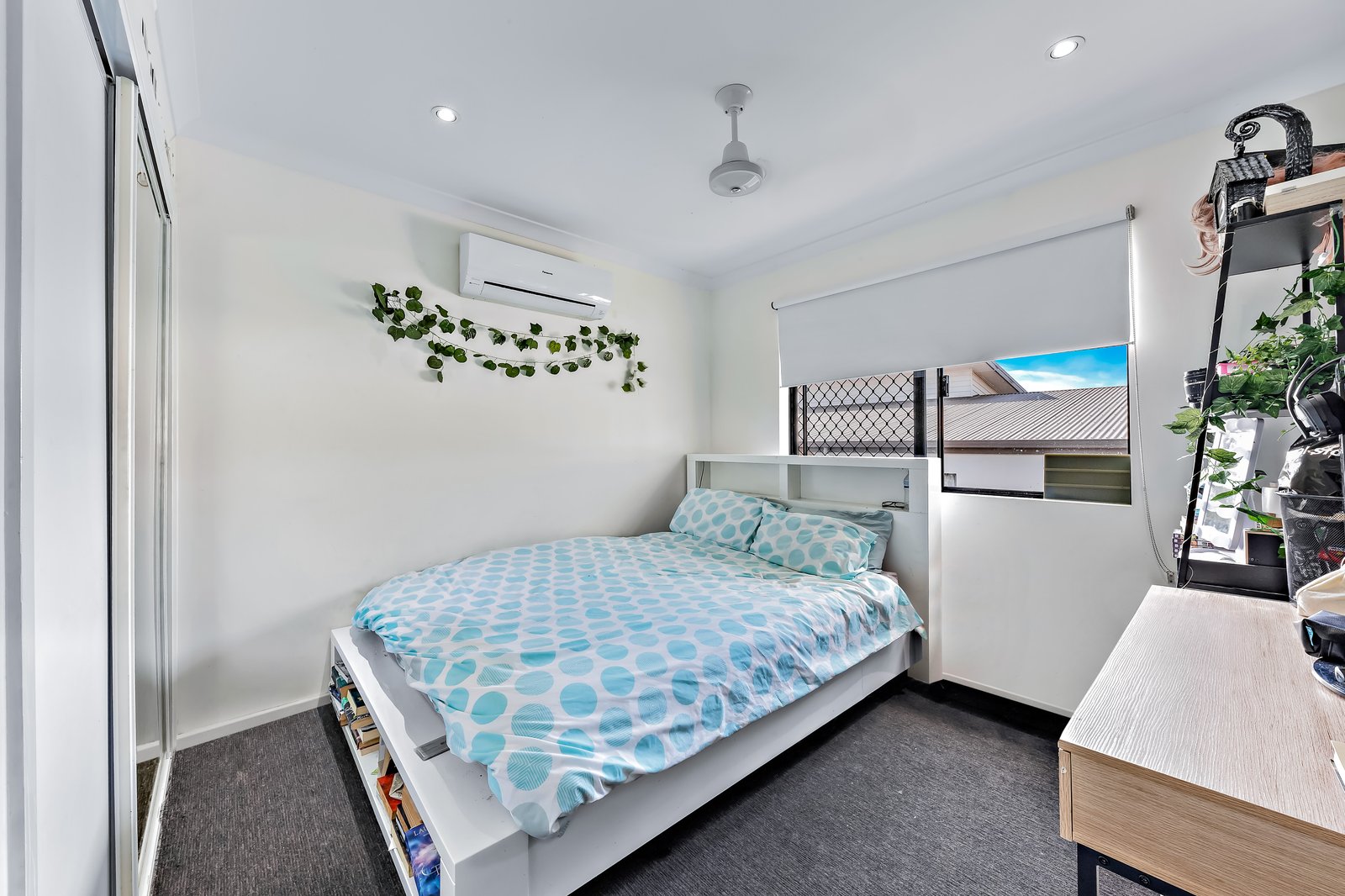 25 Fairweather Road CANNONVALE 9