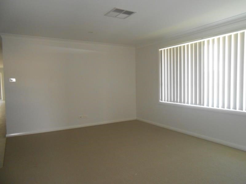 25 Faringdon Street NORTH TAMWORTH 8