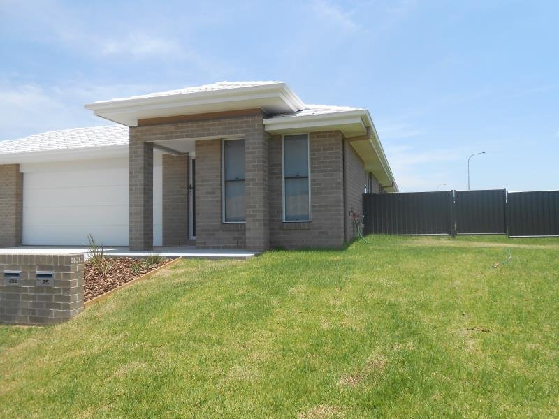 25 Faringdon Street TAMWORTH 1