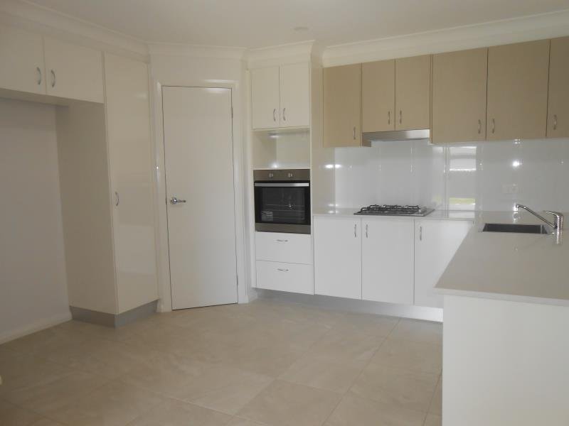 25 Faringdon Street TAMWORTH 2