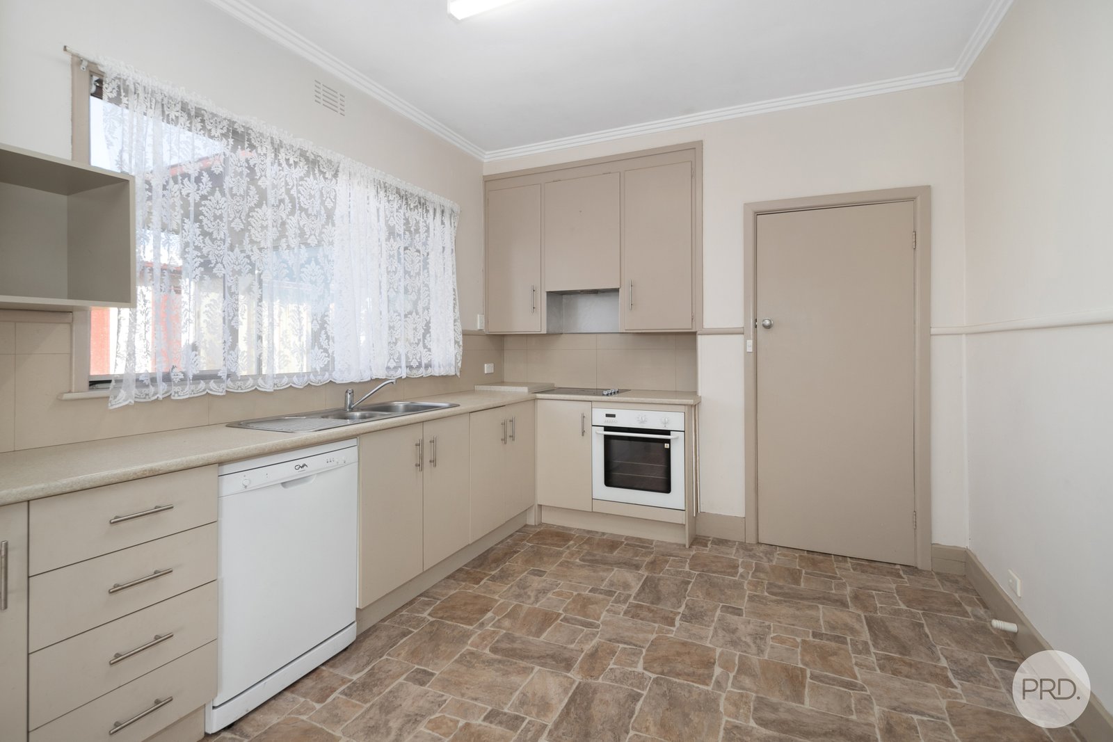 25 Forest Hill Road NEWLYN 4
