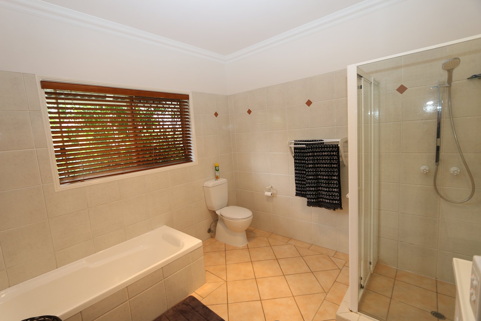 25 Forest Hills Court PARKWOOD 18