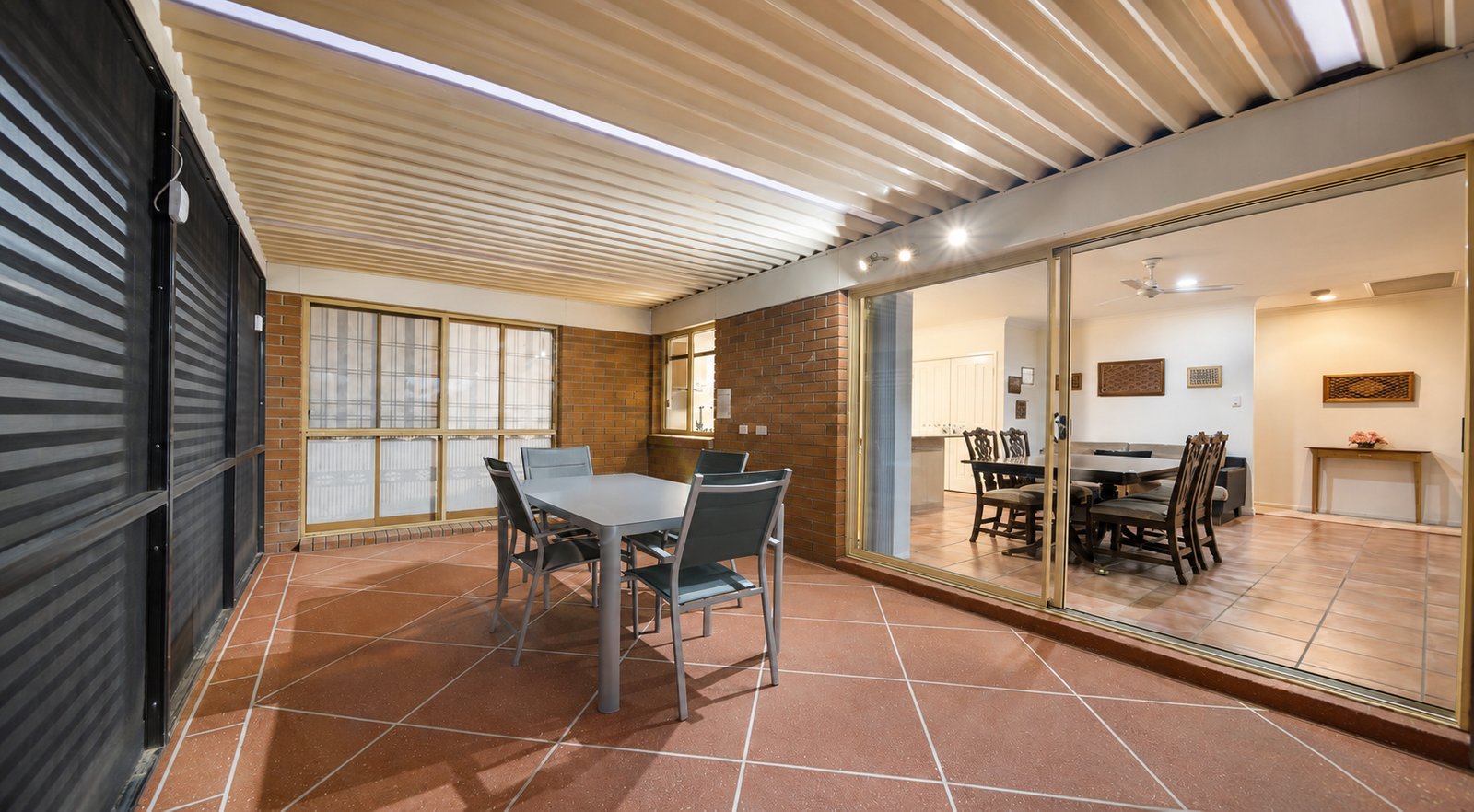 25 Gardendale Crescent BURLEIGH WATERS 6