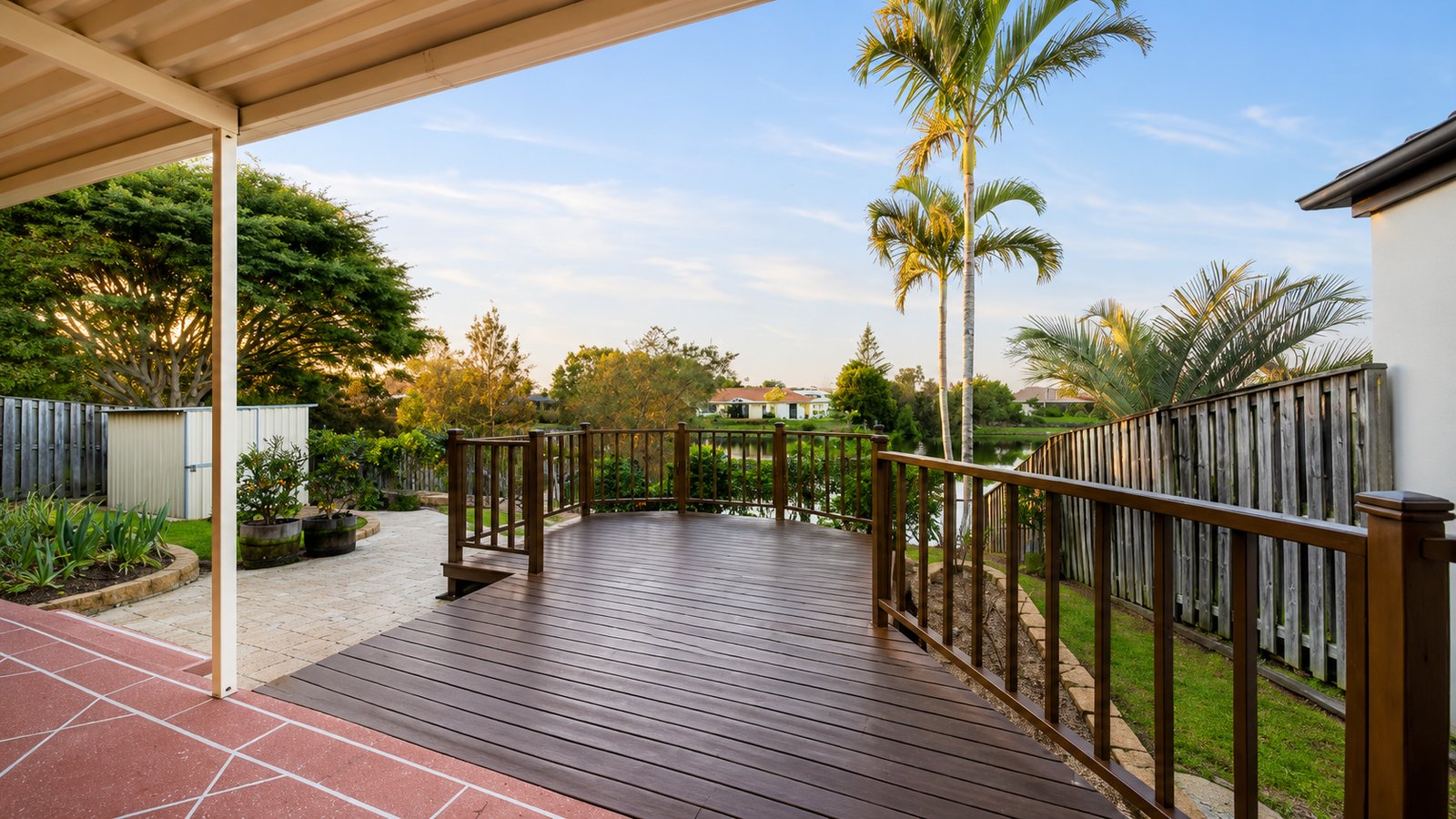 25 Gardendale Crescent BURLEIGH WATERS 7