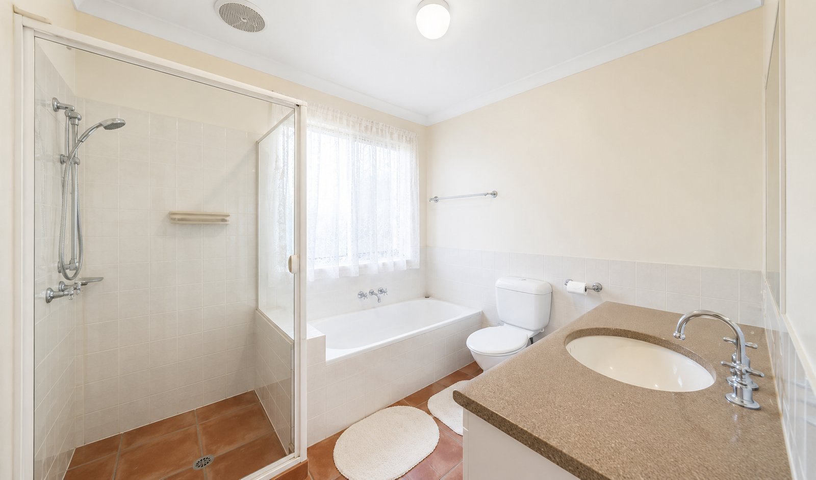 25 Gardendale Crescent BURLEIGH WATERS 12