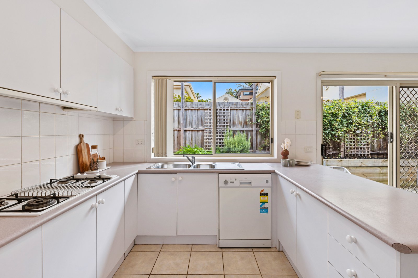 Gallery: 2/5 Garrisson Drive