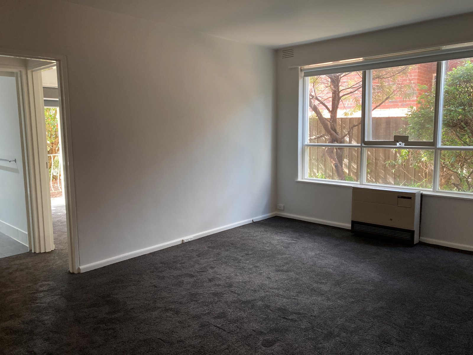 Real Estate and Property in 2/5 Gnarwyn Road, Carnegie, VIC