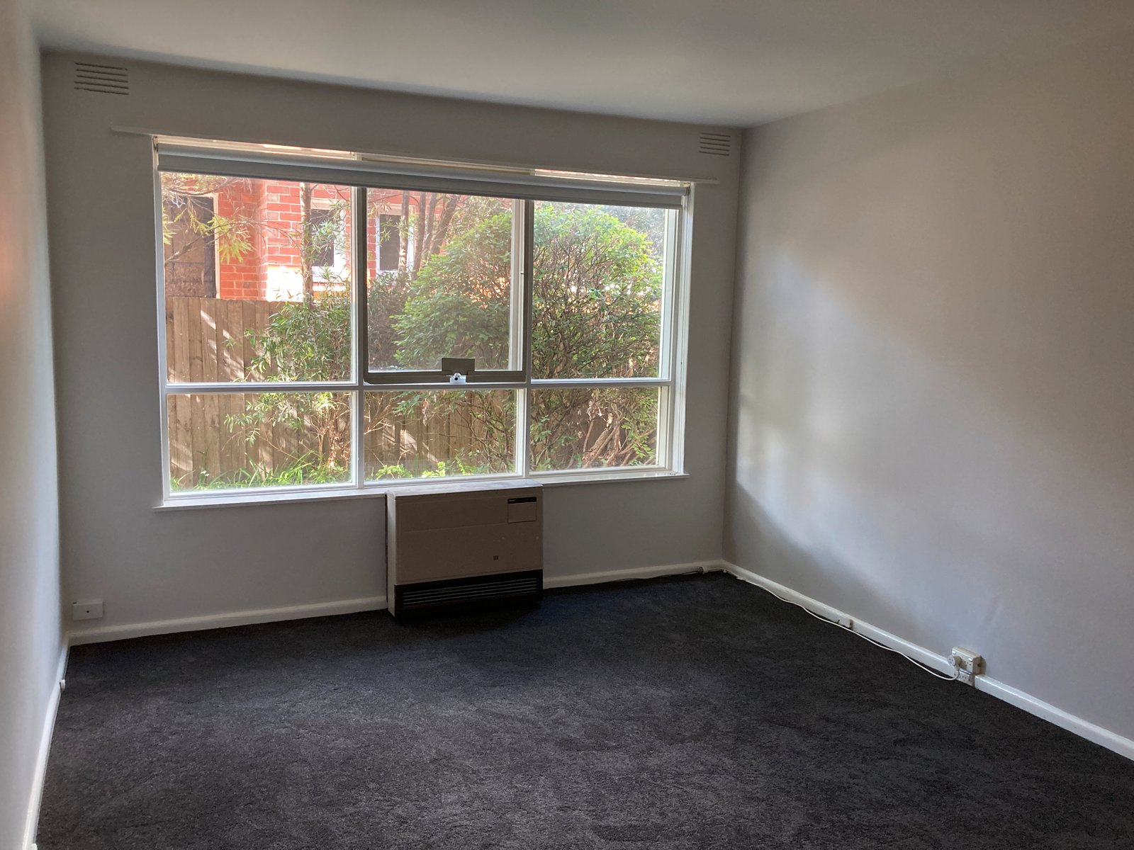 Real Estate and Property in 2/5 Gnarwyn Road, Carnegie, VIC