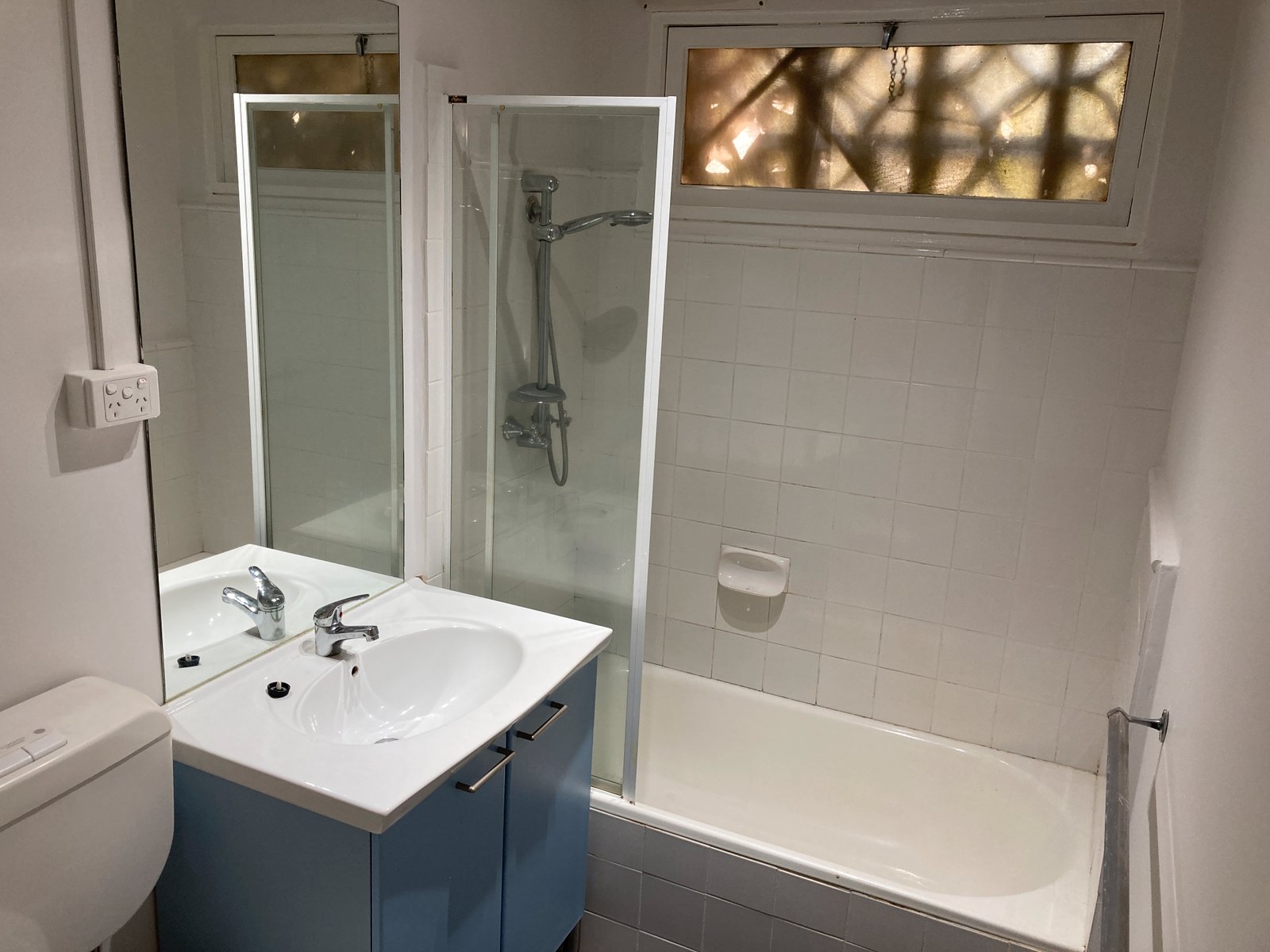 Real Estate and Property in 2/5 Gnarwyn Road, Carnegie, VIC