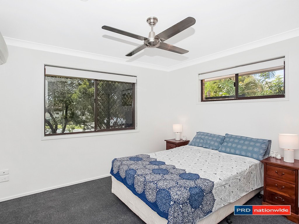 2/5 Greenleaf Close BURLEIGH WATERS 3