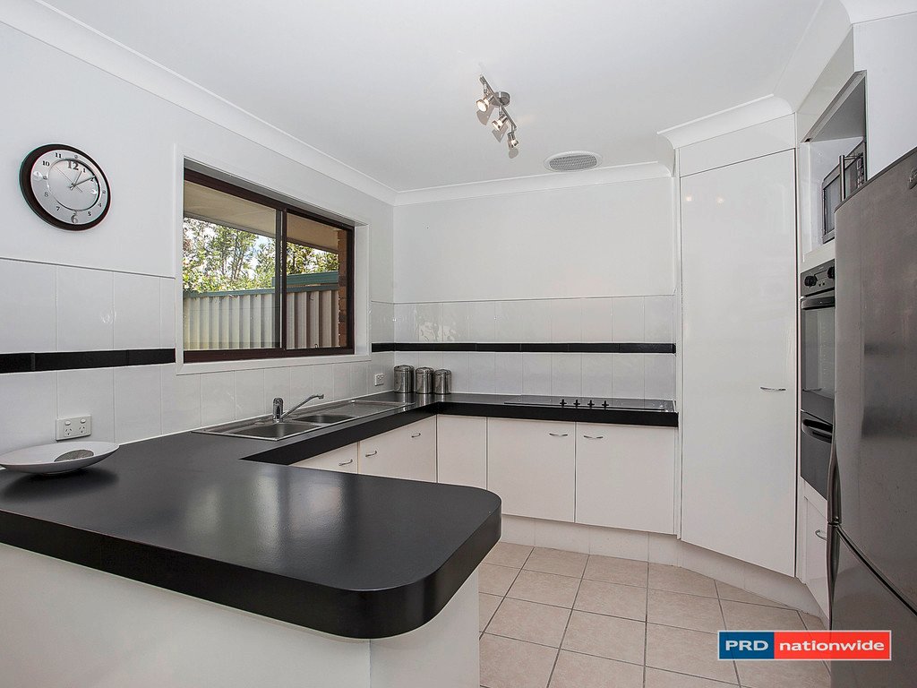 2/5 Greenleaf Close BURLEIGH WATERS 6