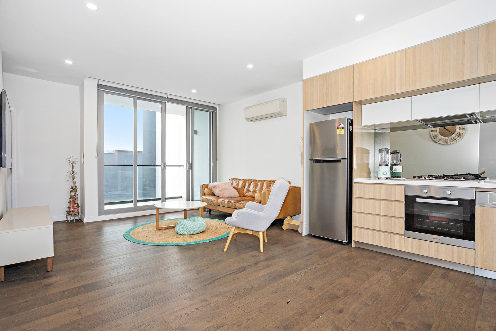 Real Estate and Property in 2/5 Grosvenor Street , Doncaster, VIC