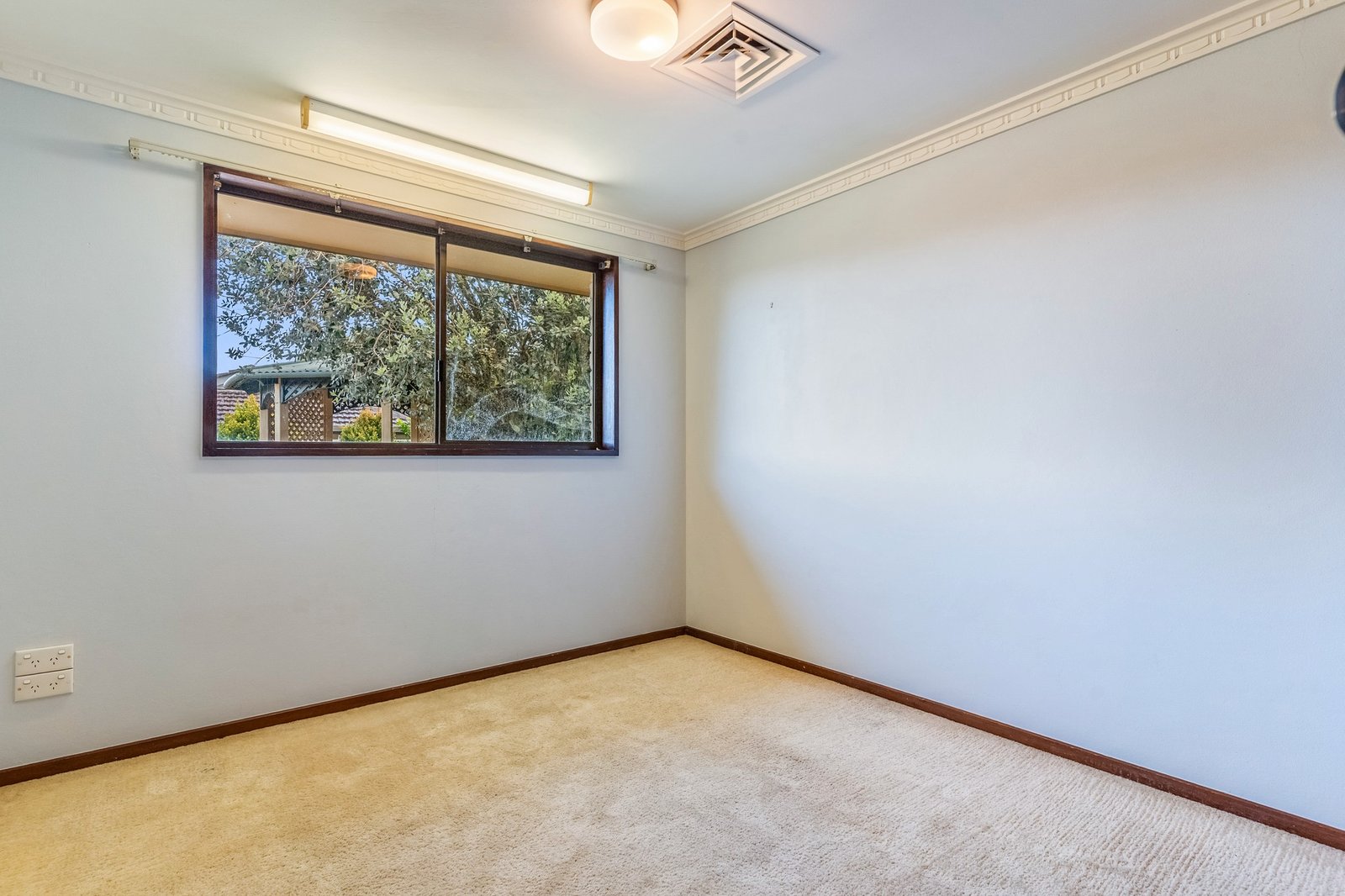 25 Gum Tree Drive GOONELLABAH 12