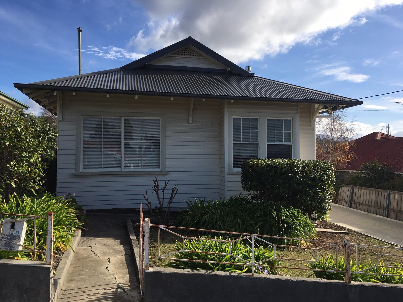 25 Haig Street LENAH VALLEY 1