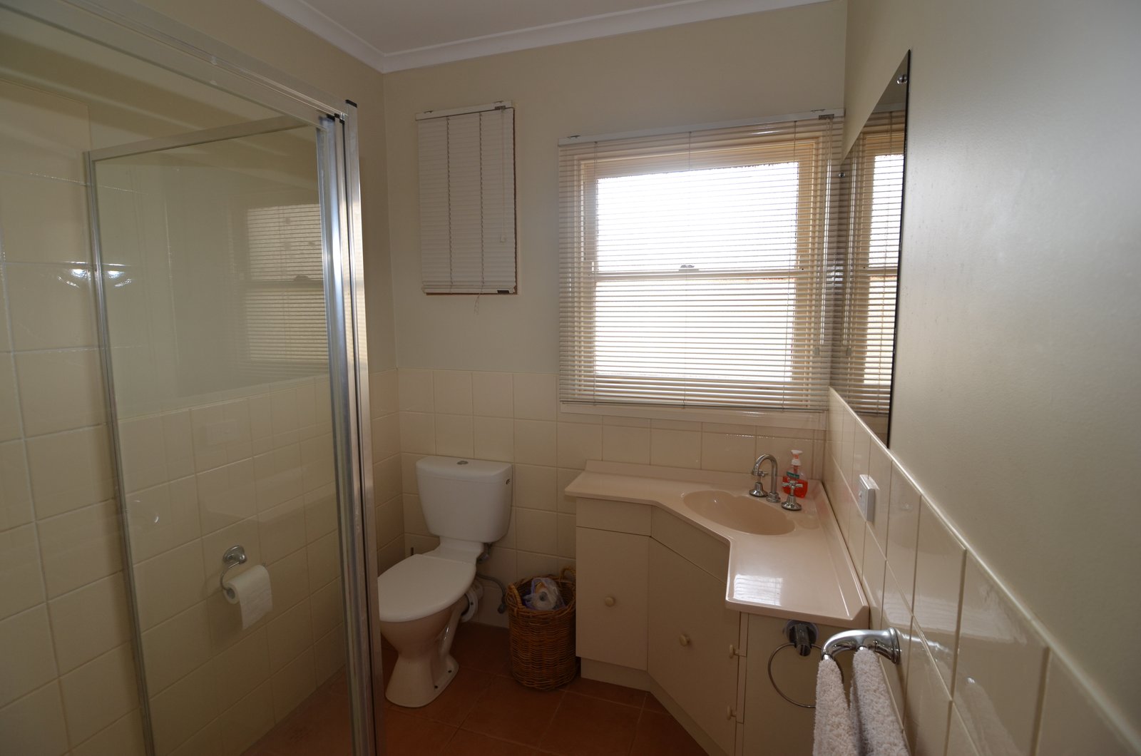 Gallery: 2/5 Harrow Close