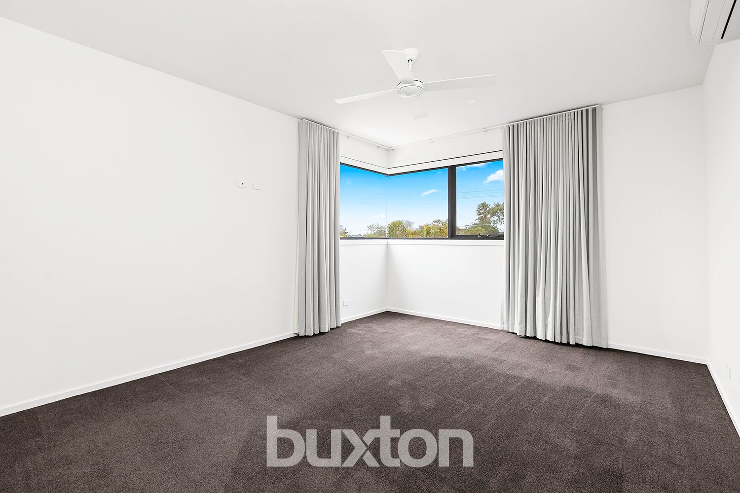 Gallery: 2/5 Hazel Avenue