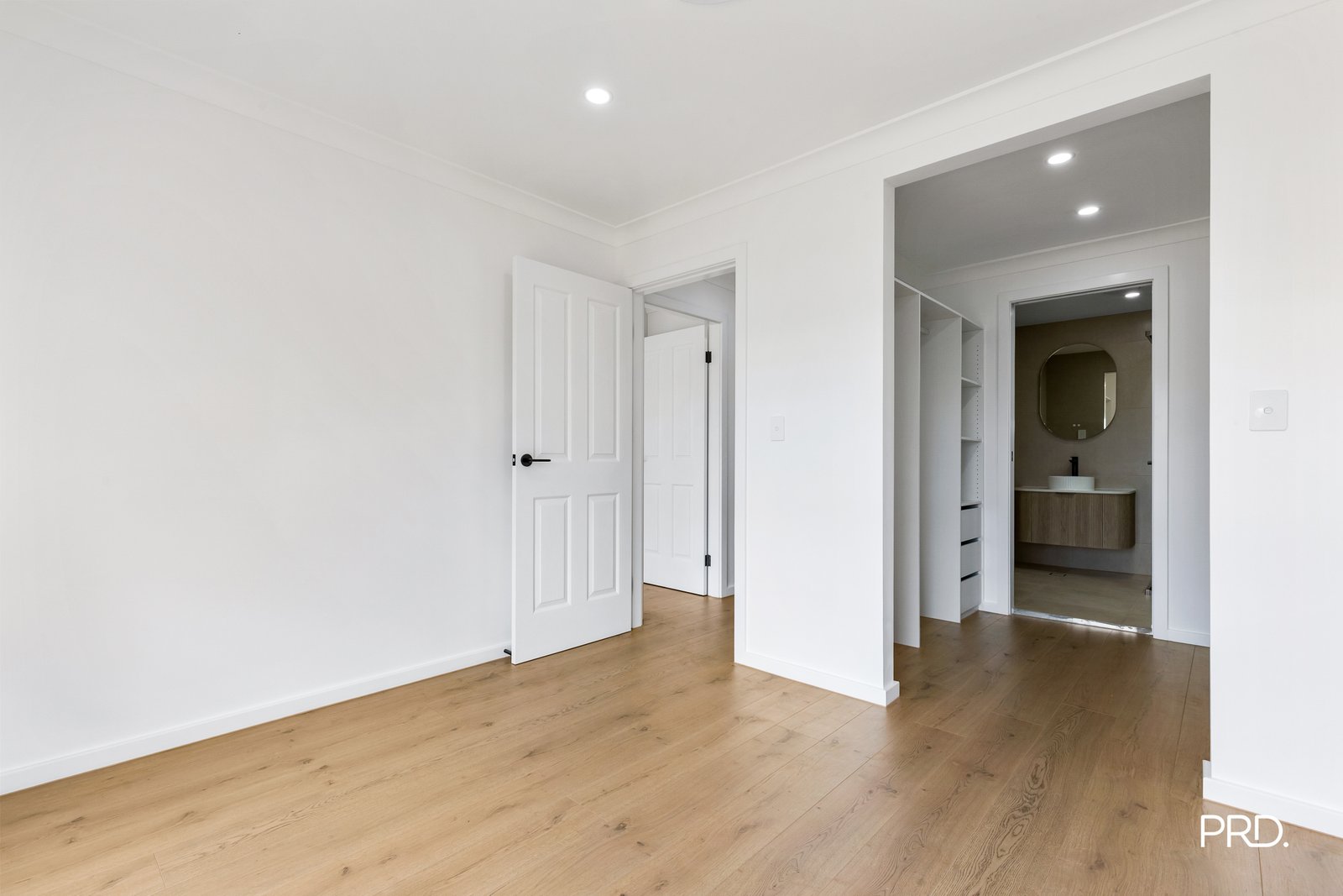25 Henry Lawson Ave  Werrington County 5