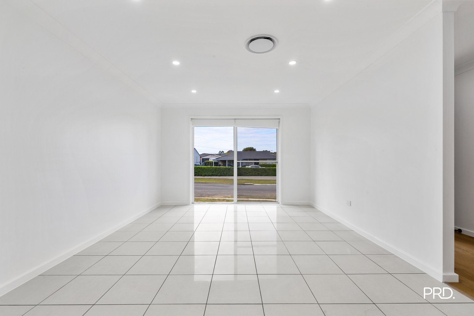 25 Henry Lawson Ave  Werrington County 21