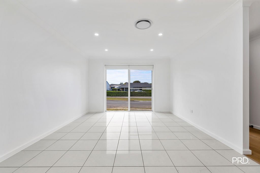 25 Henry Lawson Avenue WERRINGTON COUNTY 28