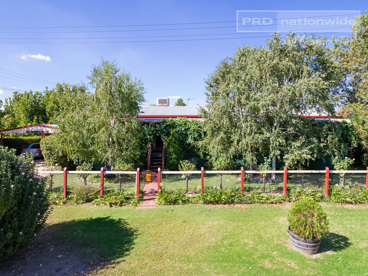 25 Henry Street NORTH WAGGA WAGGA 1