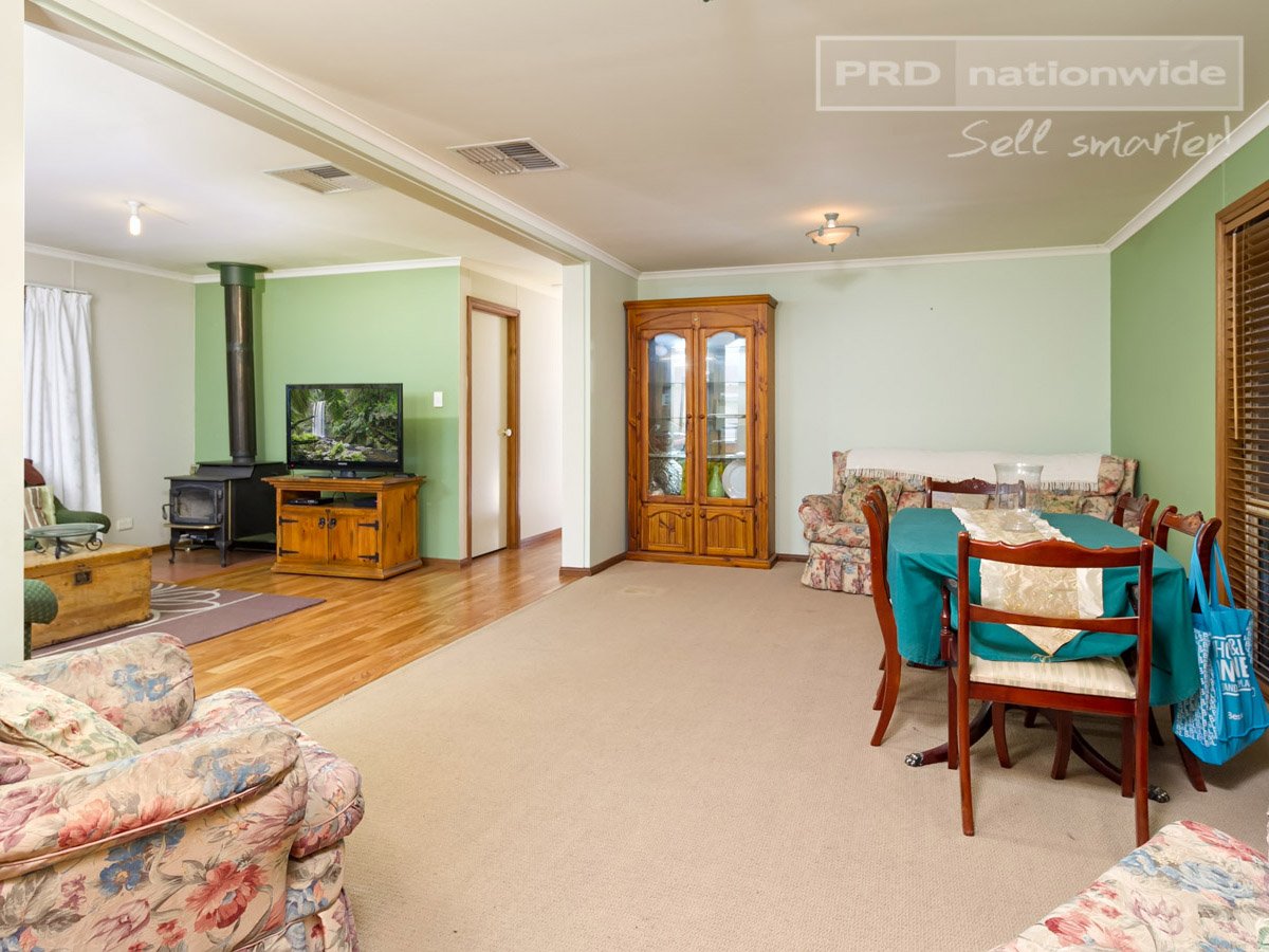 25 Henry Street NORTH WAGGA WAGGA 3