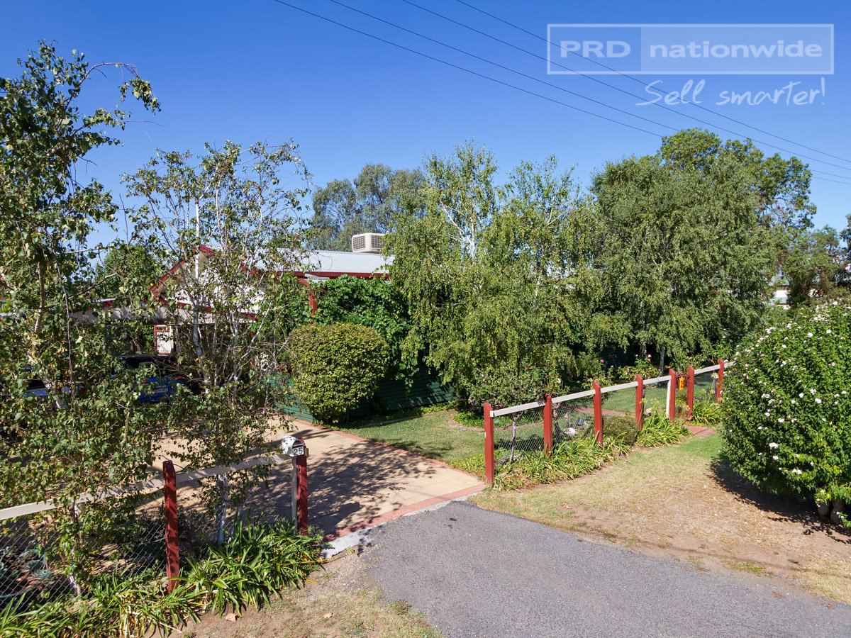 25 Henry Street NORTH WAGGA WAGGA 6