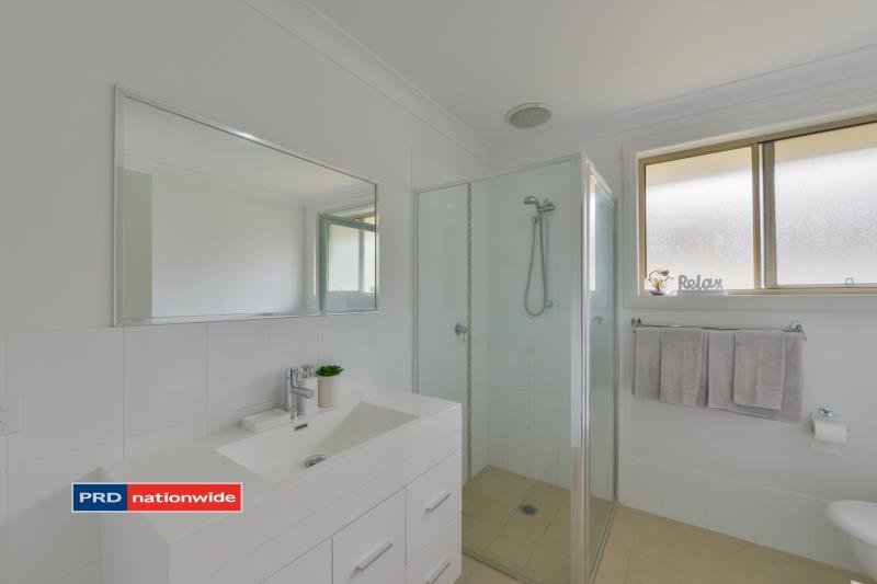 25 Higgins Lane TAMWORTH 5