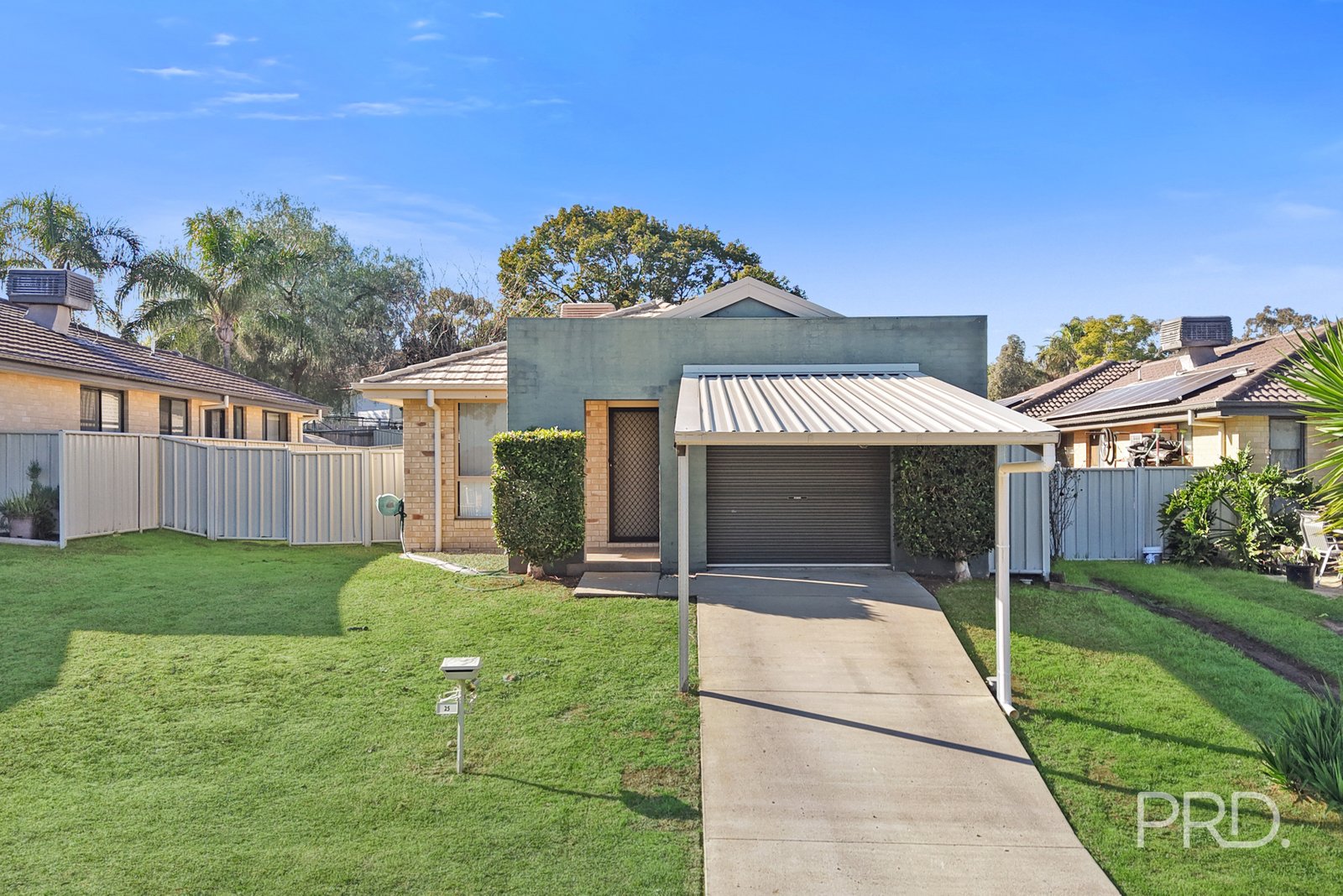 25 Higgins Lane TAMWORTH 1