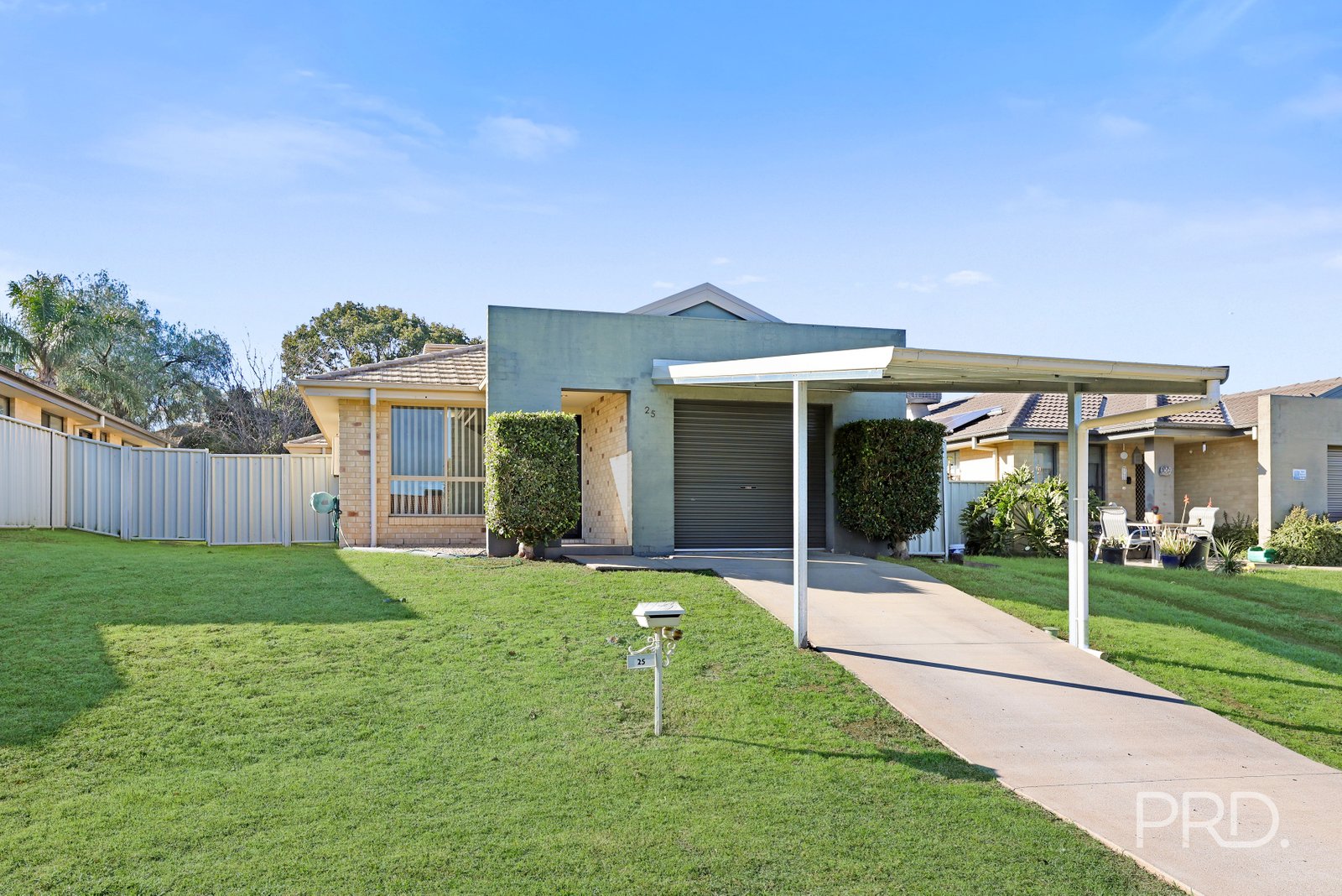25 Higgins Lane TAMWORTH 2
