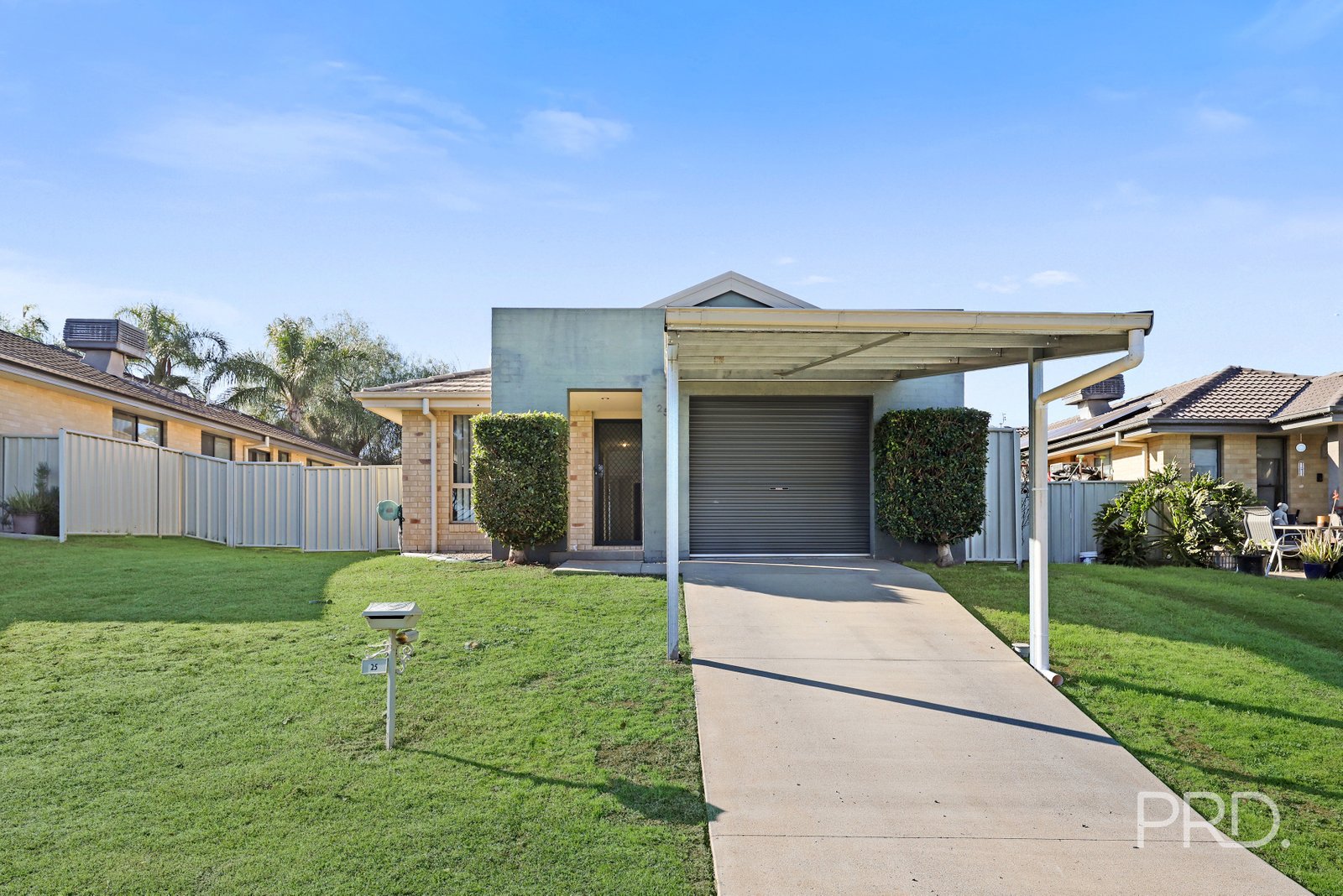 25 Higgins Lane TAMWORTH 3