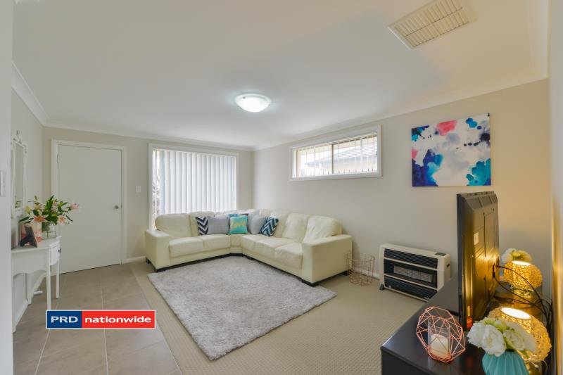 25 Higgins Lane TAMWORTH 2