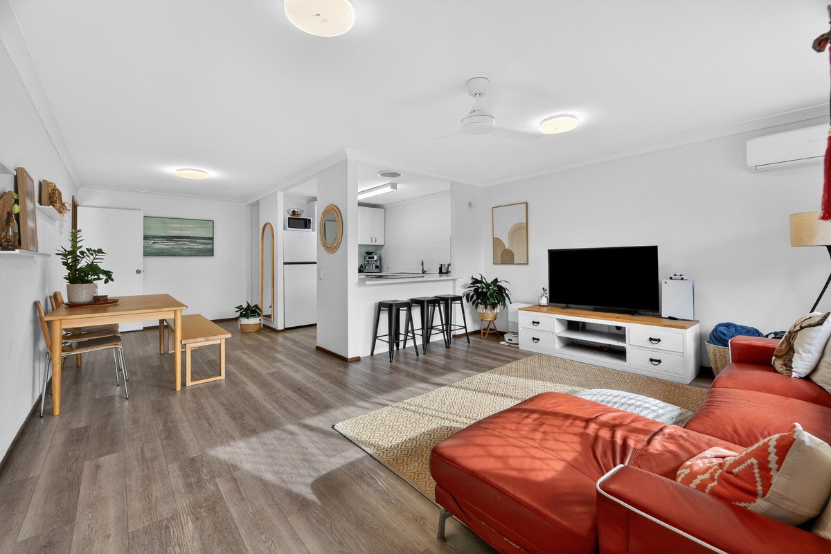 2/5 Hillstar Avenue Burleigh Waters 1