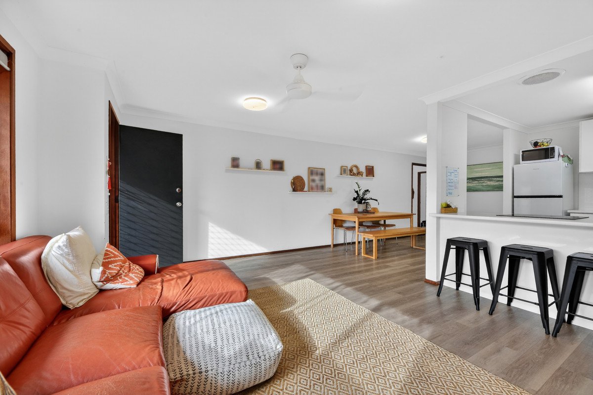2/5 Hillstar Avenue Burleigh Waters 3