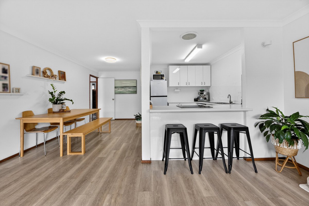 2/5 Hillstar Avenue Burleigh Waters 4