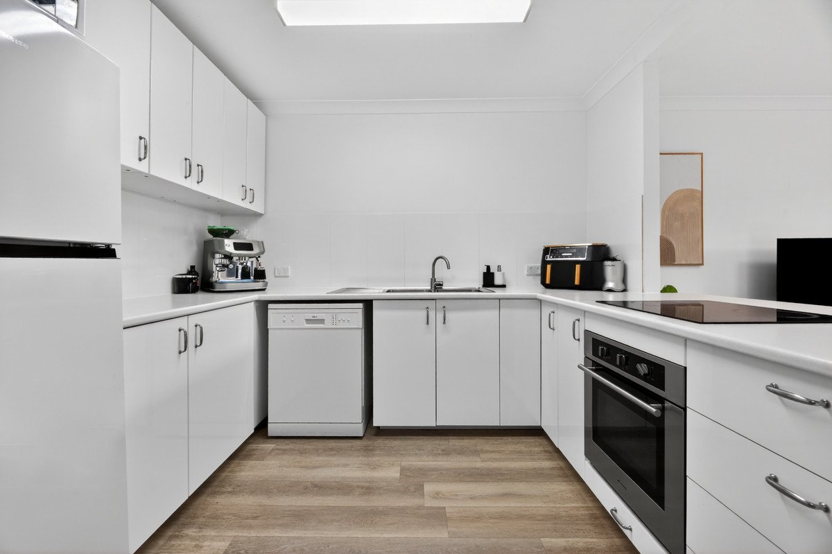 2/5 Hillstar Avenue Burleigh Waters 5