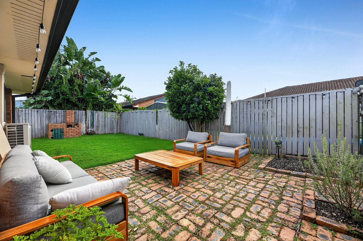 2/5 Hillstar Avenue Burleigh Waters 10