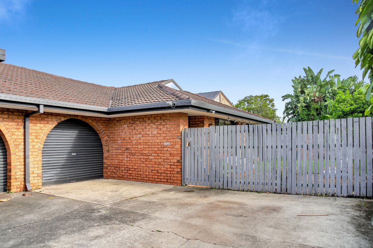 2/5 Hillstar Avenue Burleigh Waters 11