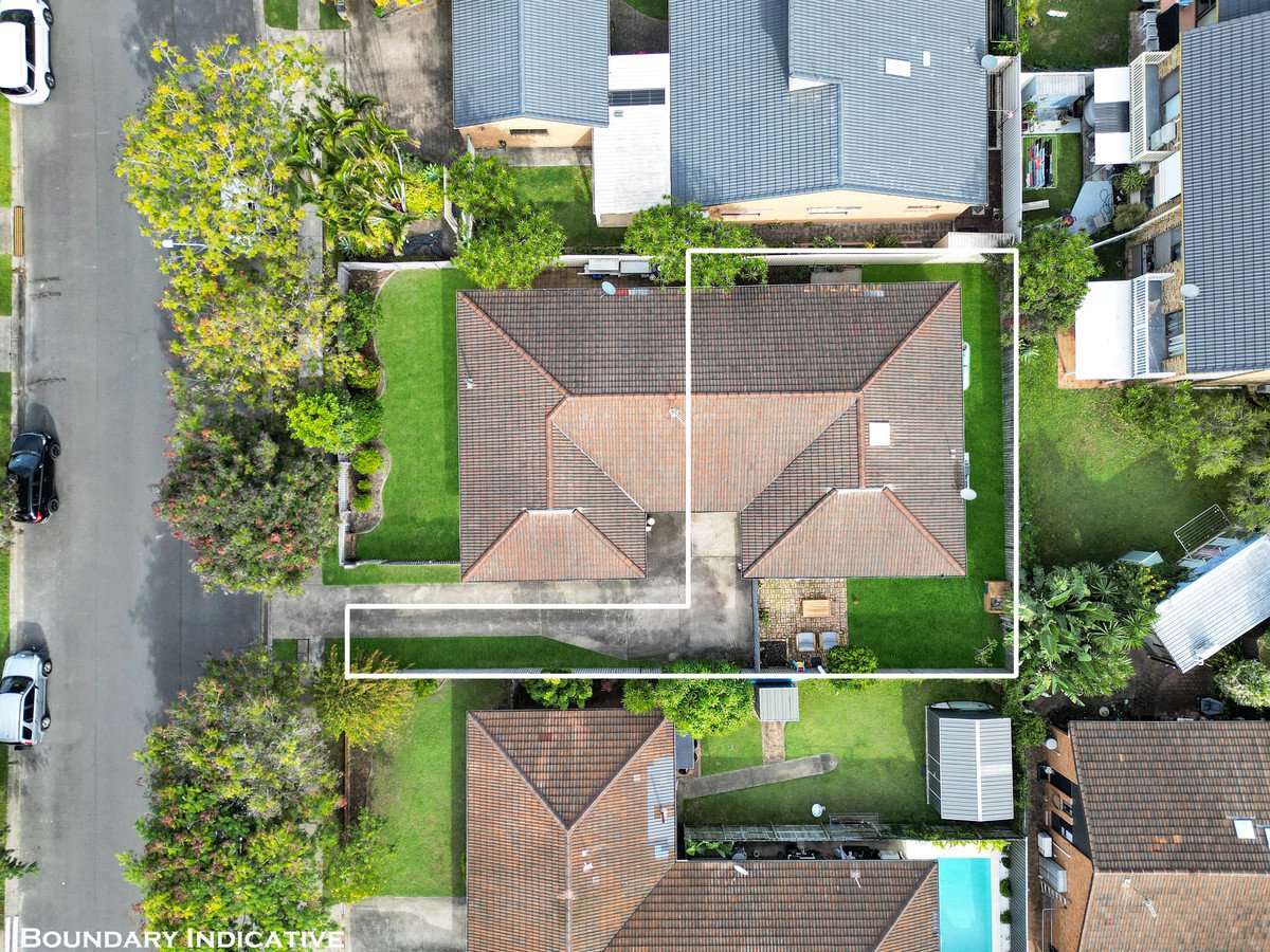 2/5 Hillstar Avenue Burleigh Waters 14