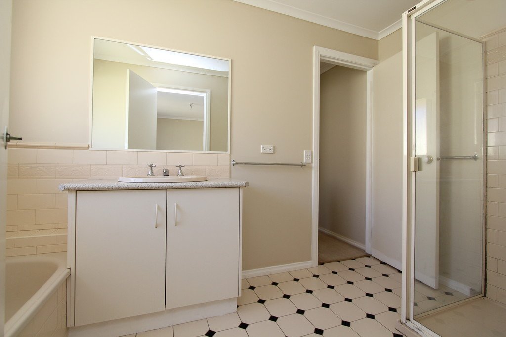 2/5 Hocking Avenue CANADIAN 5