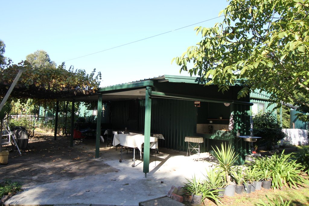 25 Hogan Road BALLAN 8